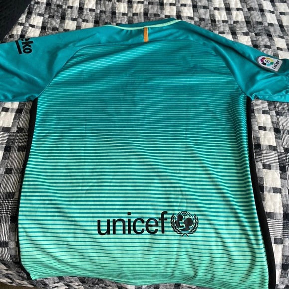 Barcelona jersey - Picture 2 of 4